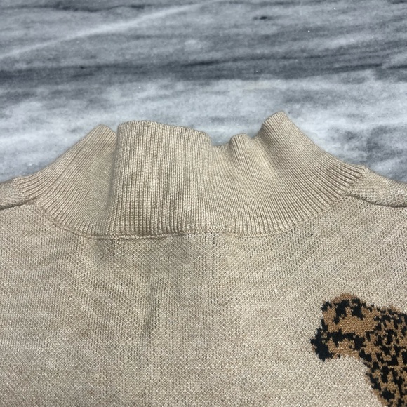 Women’s Entro Beige Cheetah Sweater size large - Picture 14 of 15